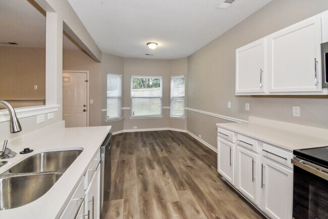 Building Photo - 5853 Little River Rd