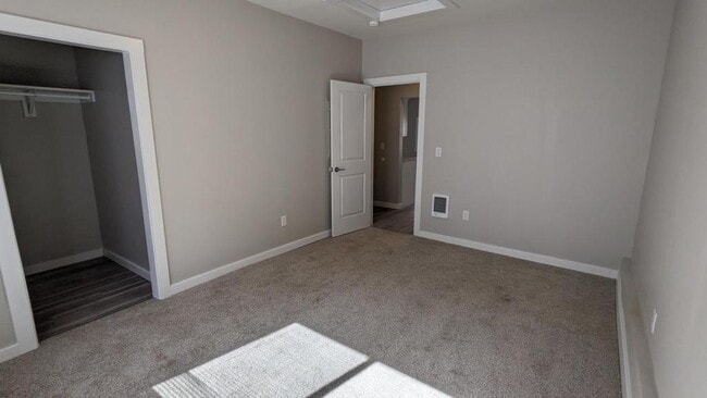 Building Photo - 3969 Hayesville Dr NE