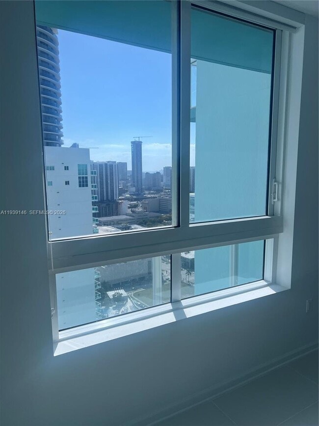 Building Photo - 1900 N Bayshore Dr