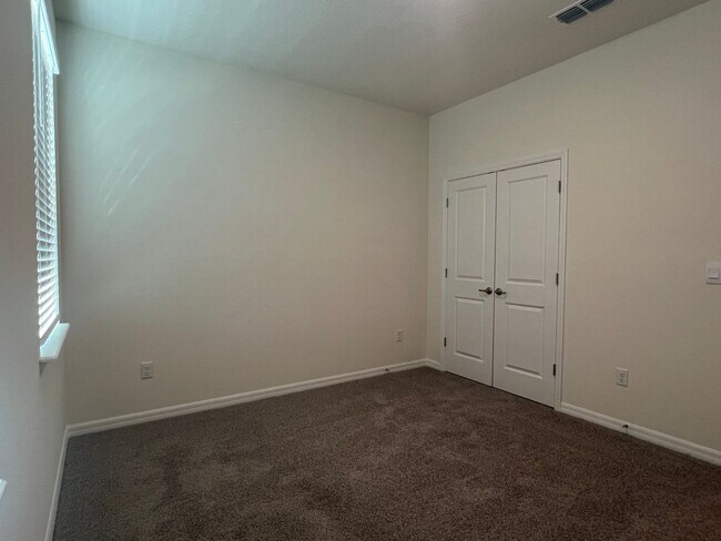 Building Photo - BEAUTIFUL New Build!! 4 bed/2bath House in...