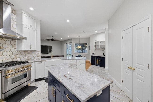 Building Photo - 8210 Prairie Ridge Way