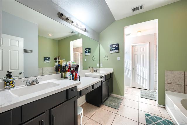 Building Photo - 616 Smokebrush St