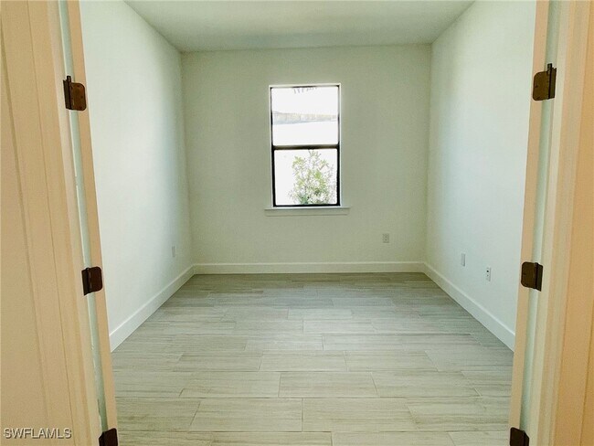 Building Photo - 1962 Tripletail Ln