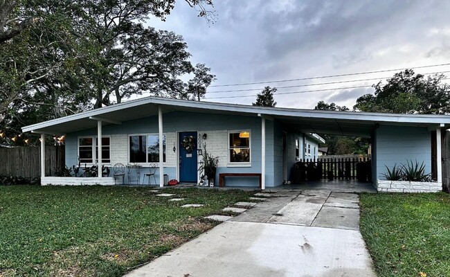 Building Photo - Cozy Remodeled 3/2 in North Orlando! Avail...