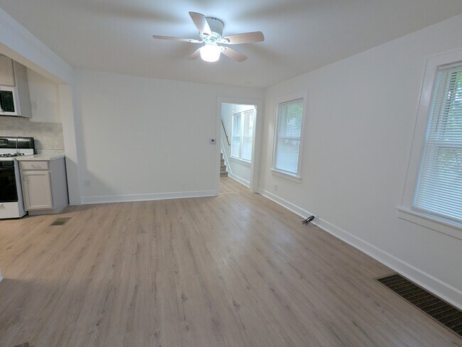 Building Photo - 309 Grand Ave