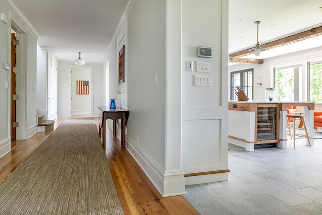 Building Photo - 9 Arlington Ave