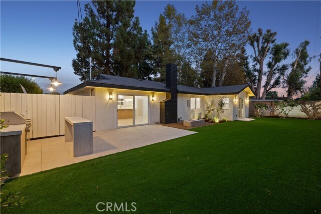 Building Photo - 7663 Sedan Ave