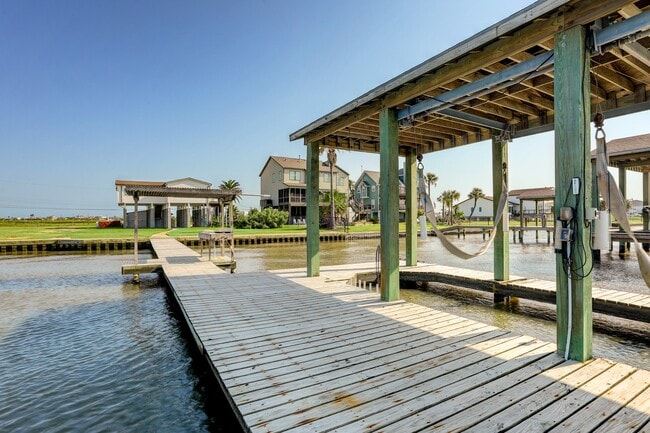 Building Photo - 9814 Airway Ln