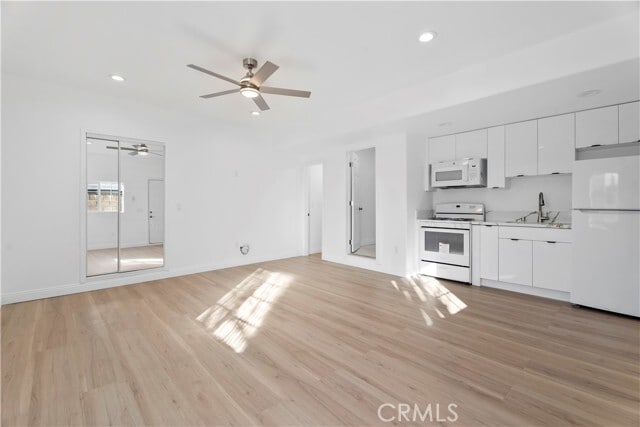 Building Photo - 8438 Gloria Ave