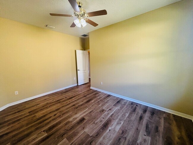 Building Photo - Beautiful home in Health Brook Hills