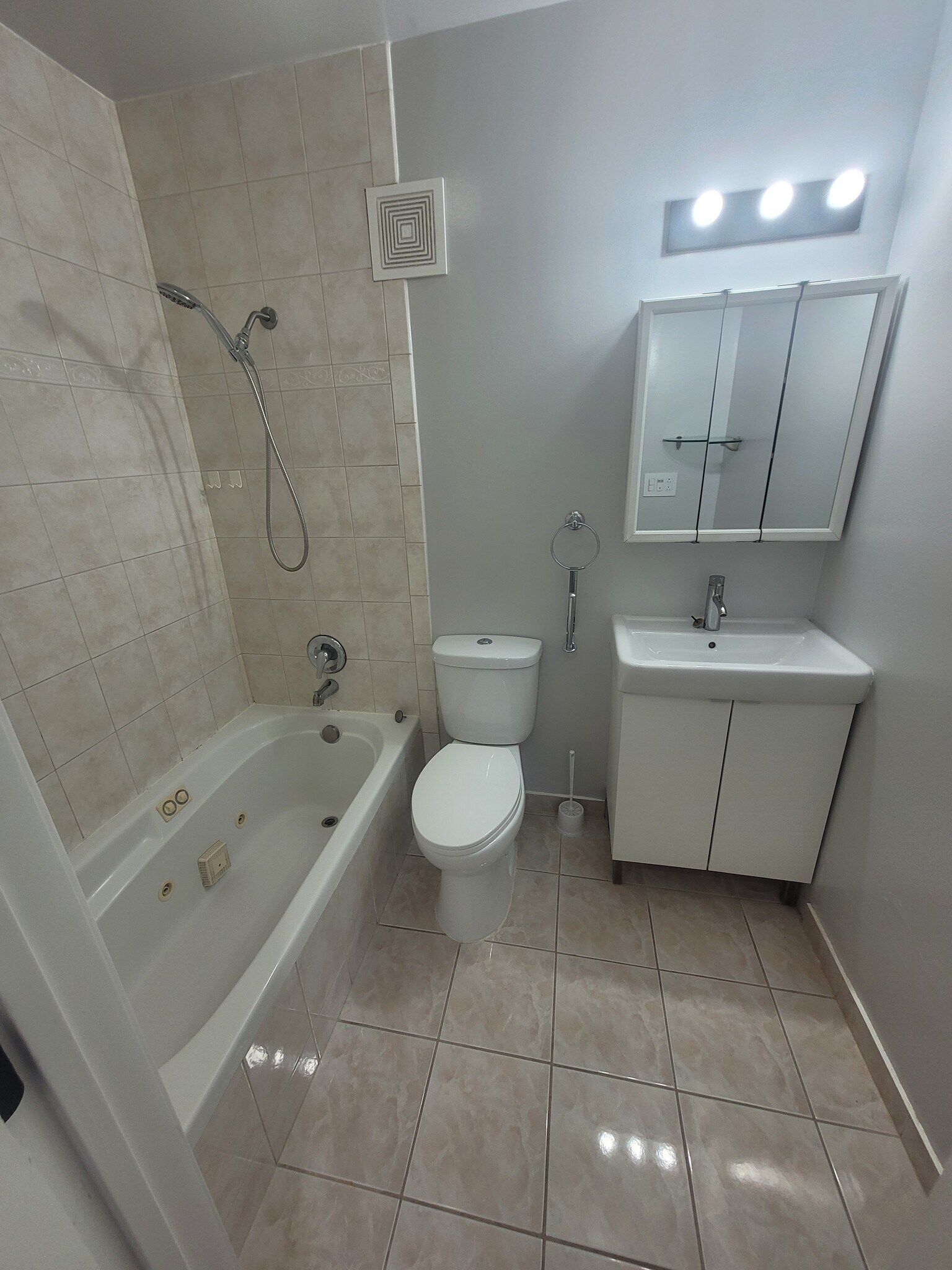 Building Photo - 3848 25th Ave