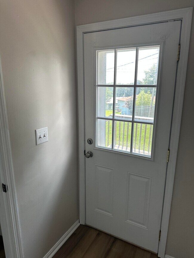 Building Photo - 788 Ridgeview Dr