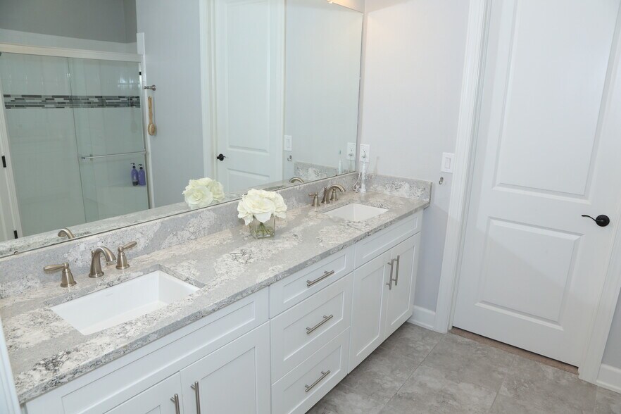 Building Photo - 11697 Callisia Dr