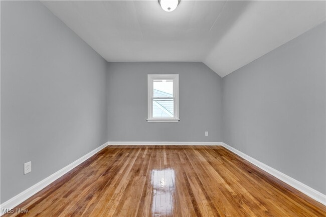 Building Photo - 11816 Marne Ave