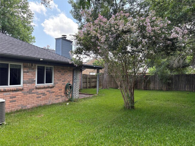 Building Photo - 21418 Park Bishop Dr
