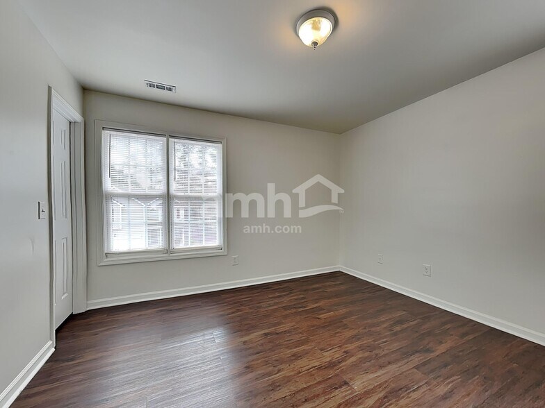 Building Photo - 815 Brookhannah Ct