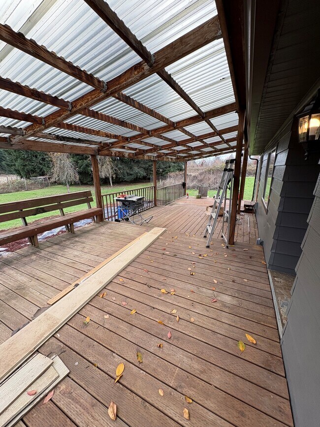 Building Photo - 38823 Ridge Dr