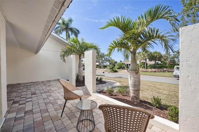 Building Photo - 456 Yacht Harbor Dr