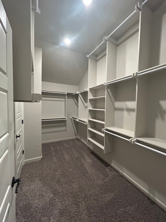 Building Photo - 9101 Poppey Pl