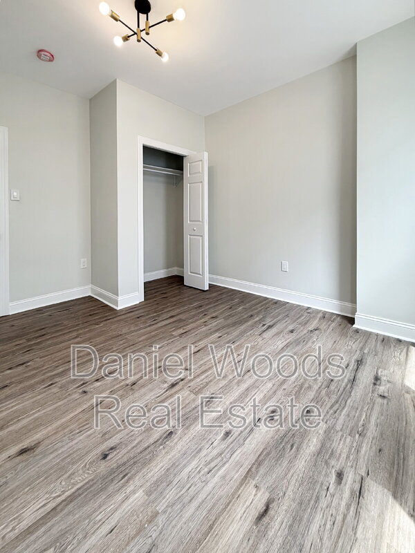 Building Photo - 4813 Chestnut St