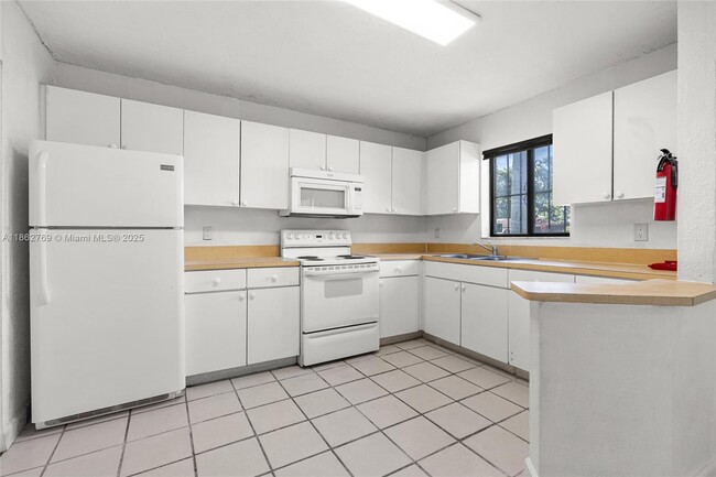 Building Photo - 28214 SW 143rd Ct
