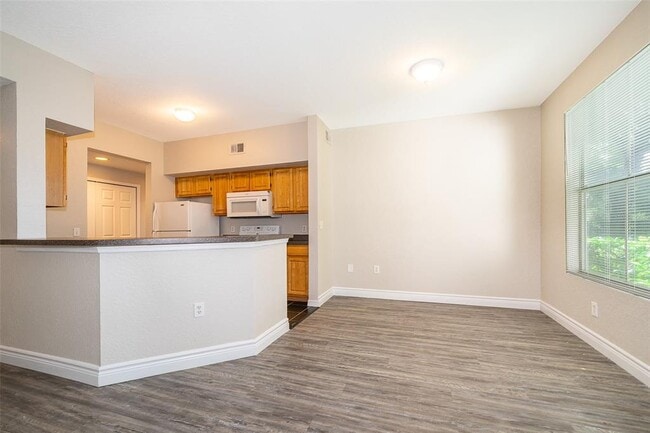 Building Photo - 5953 Westgate Dr