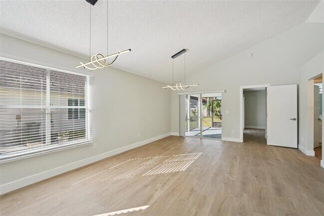 Building Photo - 123 Edgewater Cir