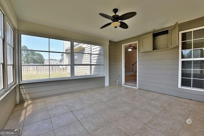 Building Photo - 7915 Green Glen Dr