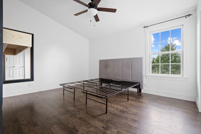 Building Photo - 2128 Victory Gallop Ln