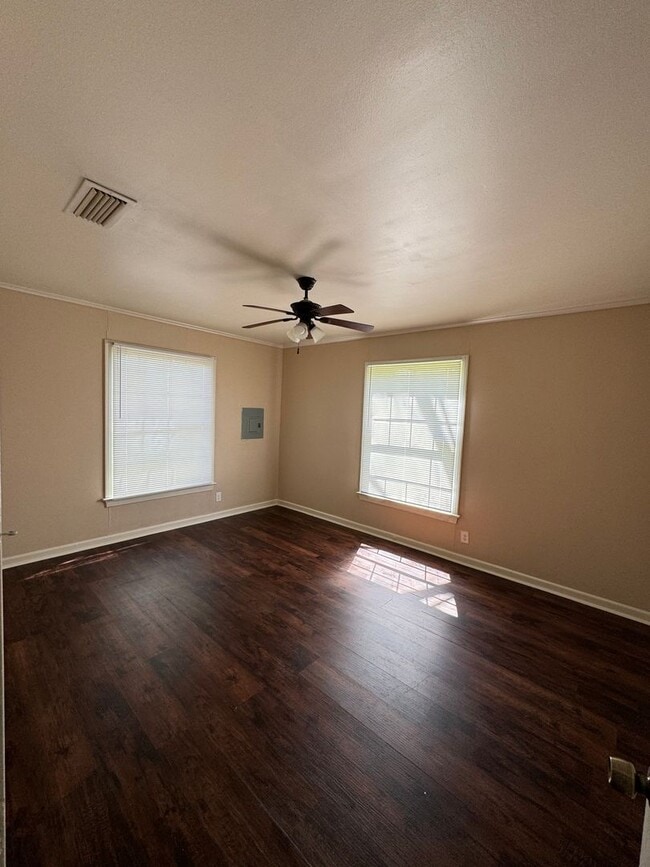 Building Photo - Rental Property