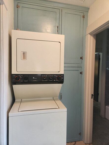 Building Photo - 612 Coronado Ave