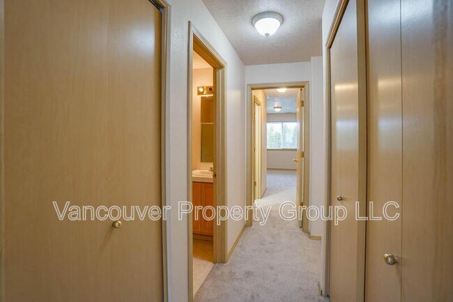 Building Photo - 4000 NE 109th Ave