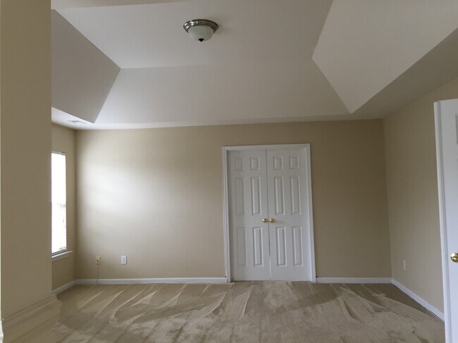 Building Photo - 15037 Taylor Ridge Ln