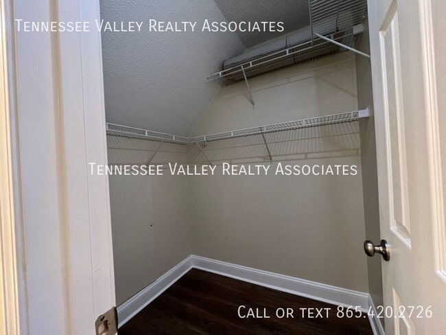 Building Photo - 455 Bramblewood Ln