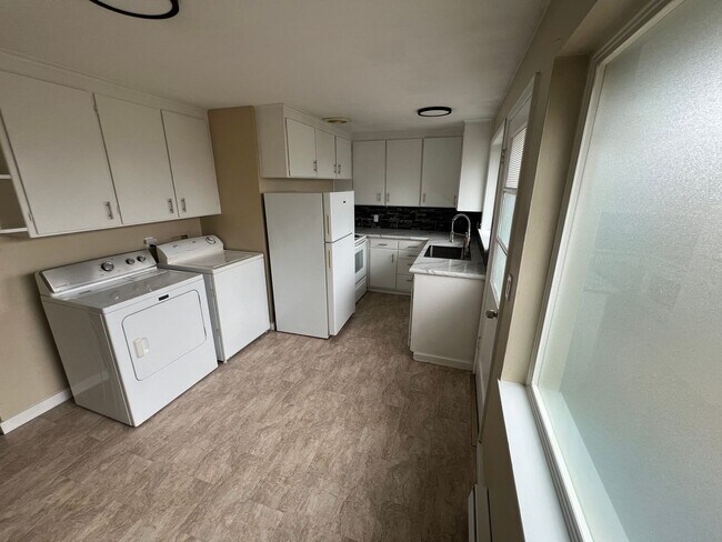 Building Photo - Girgis Duplex