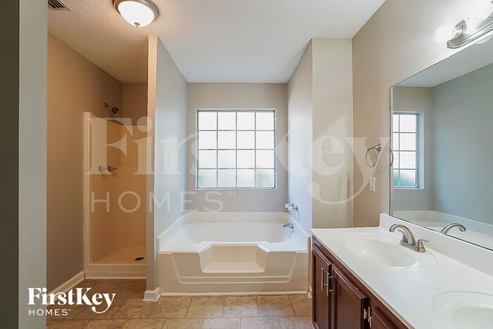 Building Photo - 618 Rocky Ridge Cir