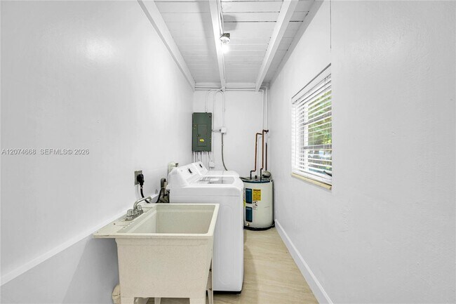 Building Photo - 7480 SW 122nd St
