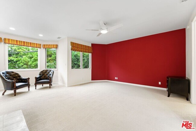 Building Photo - 16015 W Northfield St