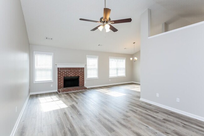 Building Photo - 257 Natchez Cir