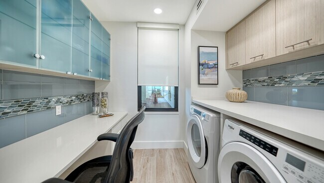 Building Photo - 1932 Harbourside Dr