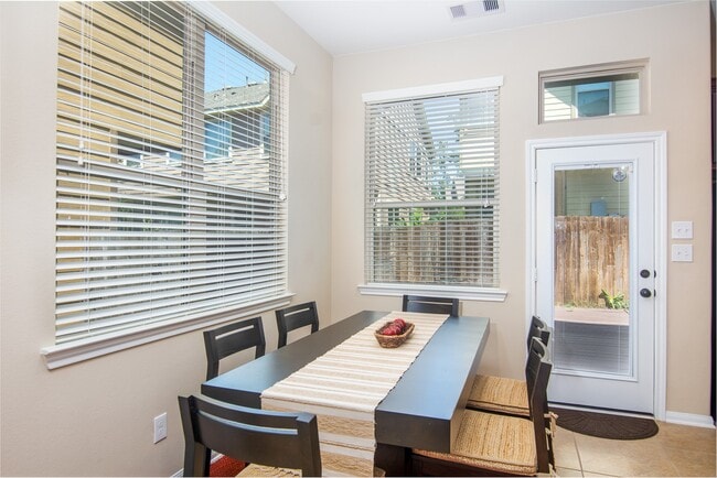 Building Photo - 11 Cheswood Manor Court