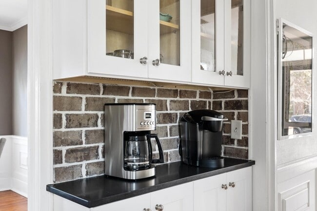 Building Photo - 56 Gadsden St