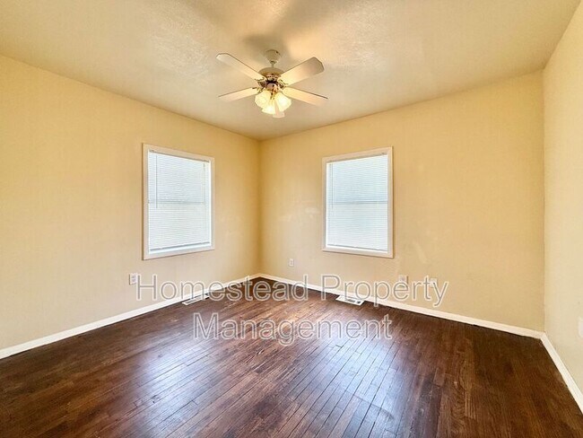 Building Photo - 2141 SW 45th St