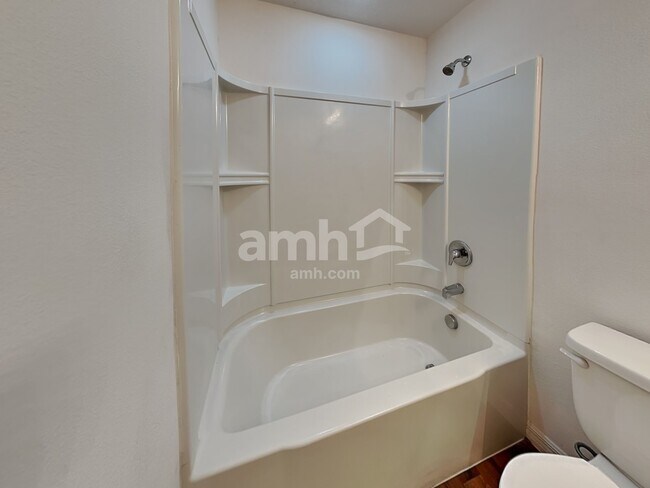 Building Photo - 733 Chatham Walk