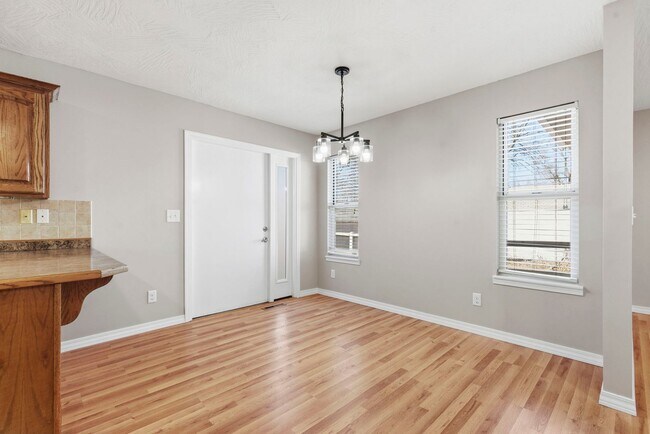 Building Photo - Updated home on large lot with GREAT SHOP!