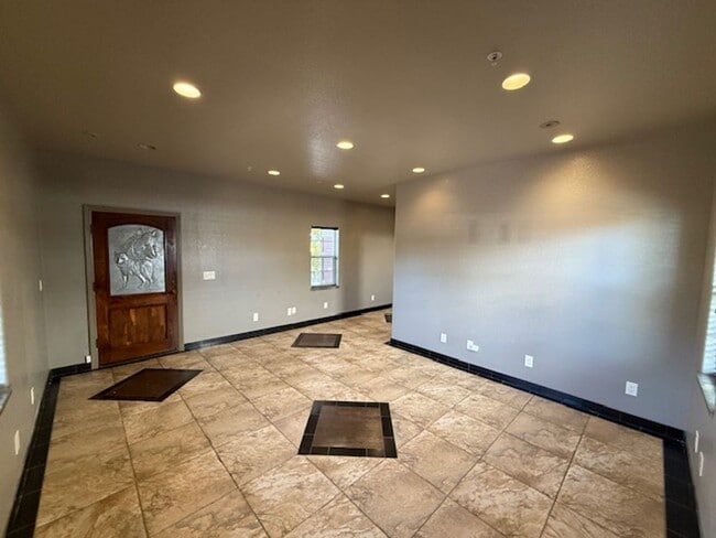 Building Photo - 2-Story Rodeo Home with Beautiful Spacious...