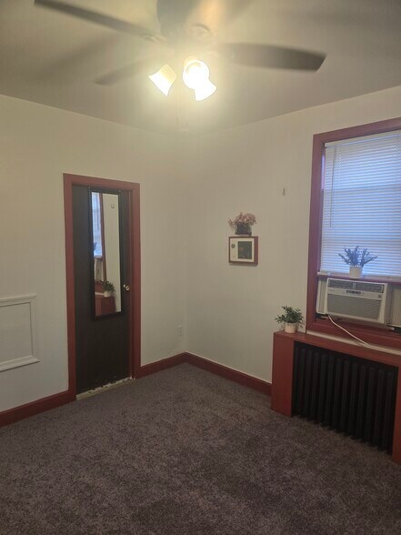 Building Photo - 1622 Bainbridge St