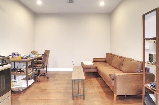 Building Photo - 2866 John F. Kennedy Blvd