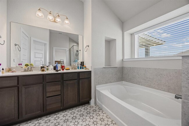 Building Photo - 627 Biscayne Bay Bend