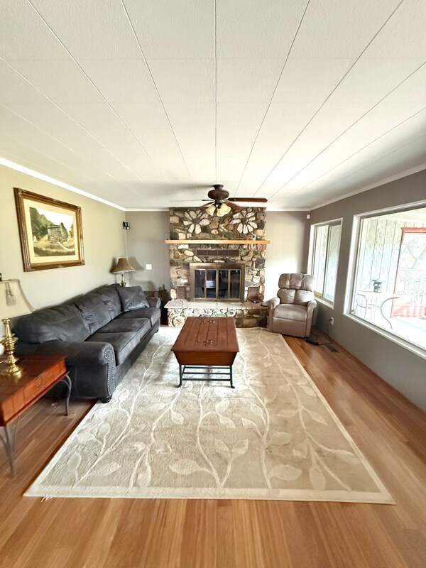 Building Photo - 130 Sugar Loaf Dr